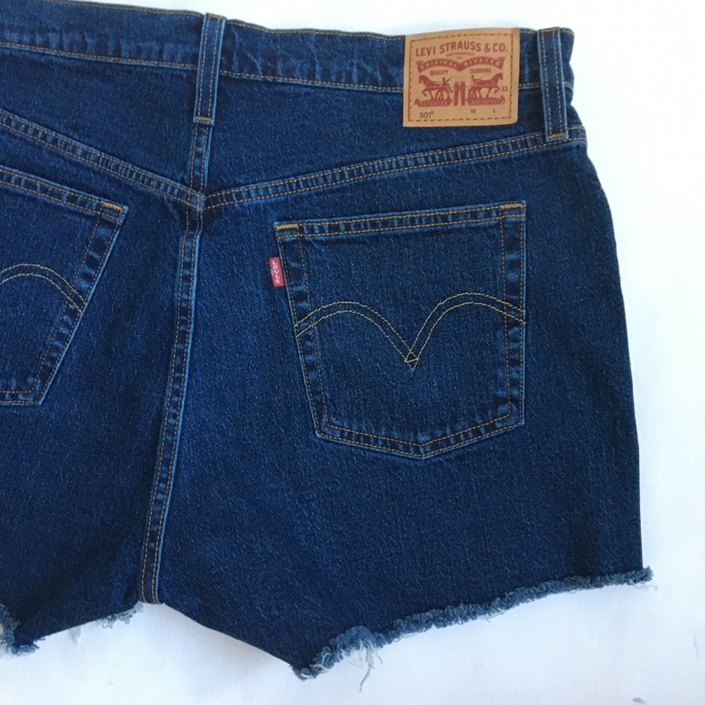 Levi’s 501 High Rise Buttonfly Raw Hem Dark Wash Blue Denim Jean Short Size 34 - Picture 14 of 17